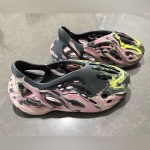 Yeezy Foam Runner 'MX Carbon lightly worn